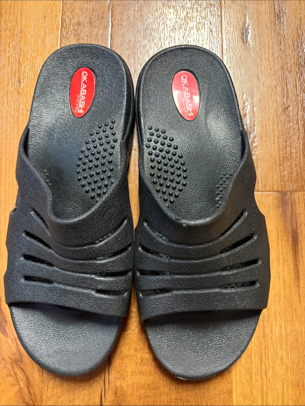 Okabashi Eurosport Men's Black Slide Sandals with Red Logo Accent M/L NWOT